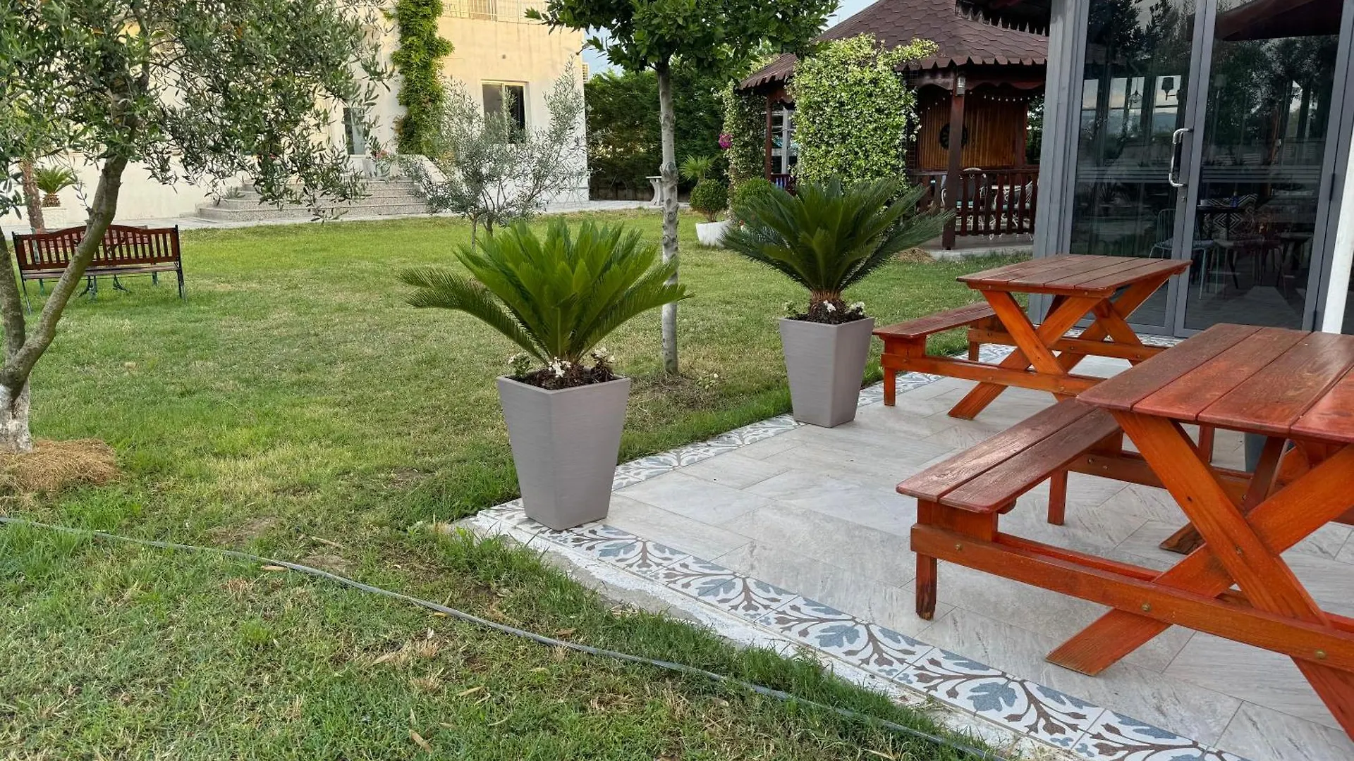 Apartamento Kunevain Guest House Lezhë
